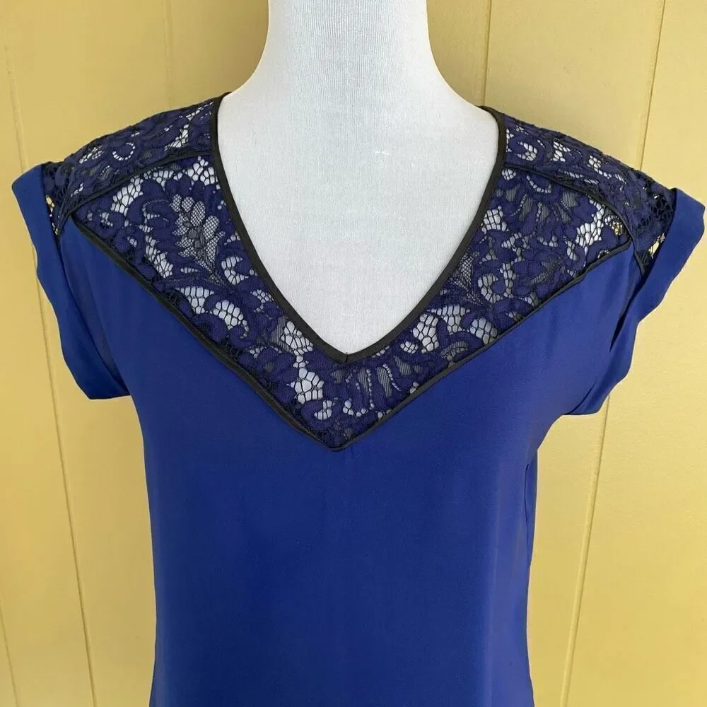 Express women M V-cut short sleeve lace top blouse navy blue & black